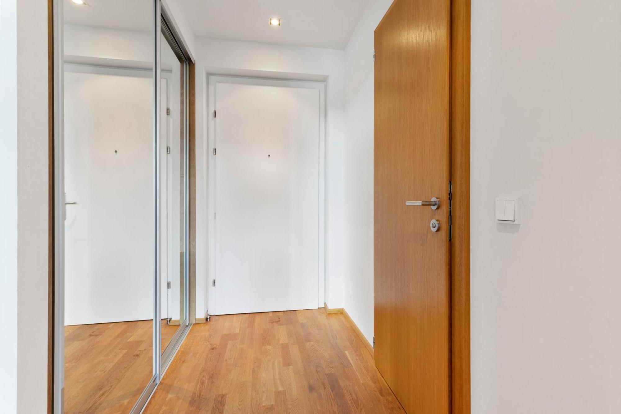 Escape Riverfront 2 Bedroom With Balcony Appartement Bratislava