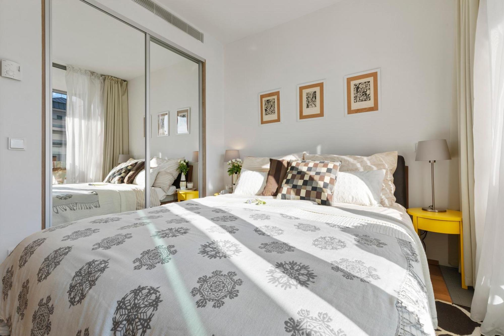 Escape Riverfront 2 Bedroom With Balcony Appartement *